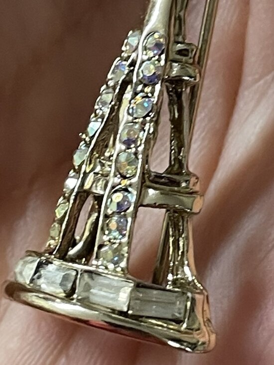 Vintage Seattle Space Needle Gold Tone Brooch Pin. A | eBay Vintage Seattle Space Needle Brooch Pin Gold-tone Rhinestones